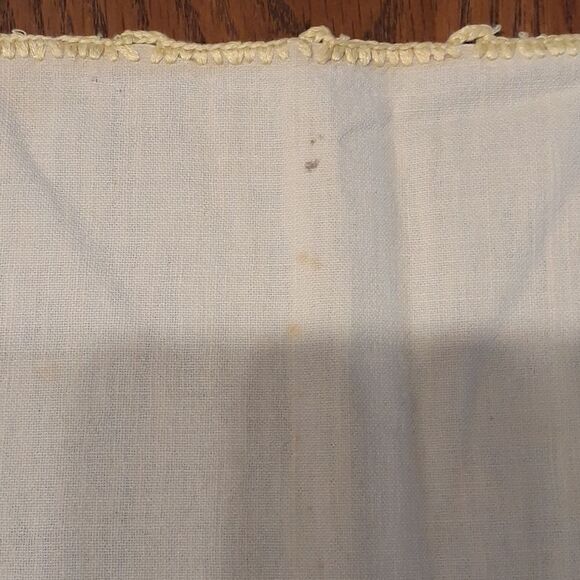 Vintage cross stitched embroidery butterflies flowers table runner w/tatted edge - Picture 8 of 8